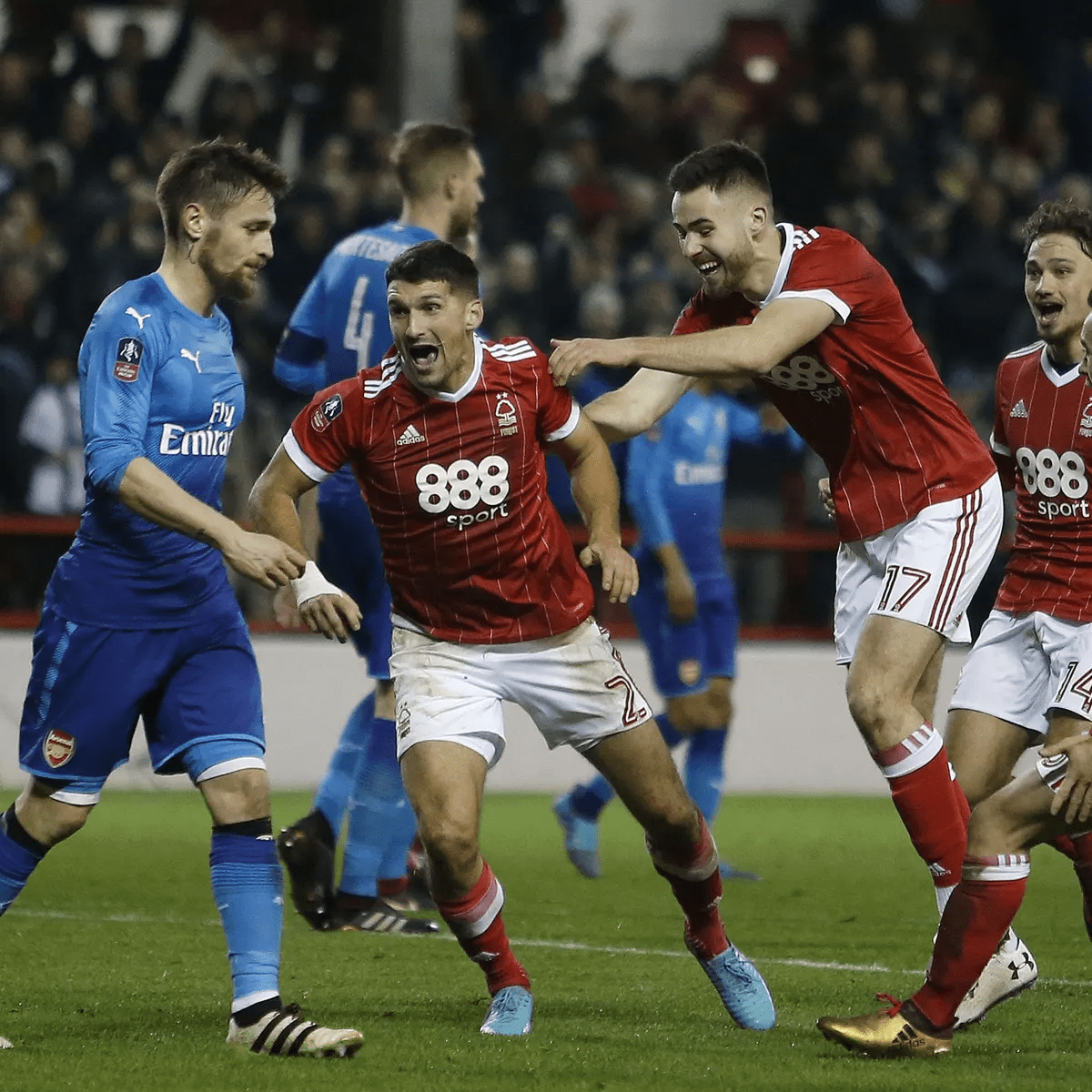 【新闻】JDI 裁员 1200 人，CEO 将离职